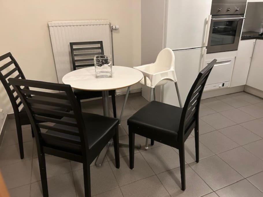Laegenhet Pa Landet Naera Stan Lejlighed Jonsered Eksteriør billede